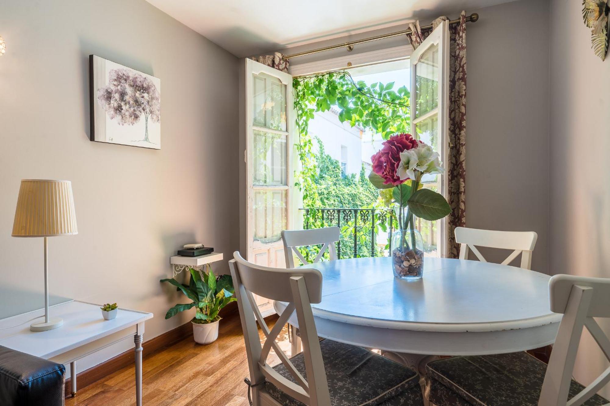 Novalia Home Suite Σεβίλλη Εξωτερικό φωτογραφία